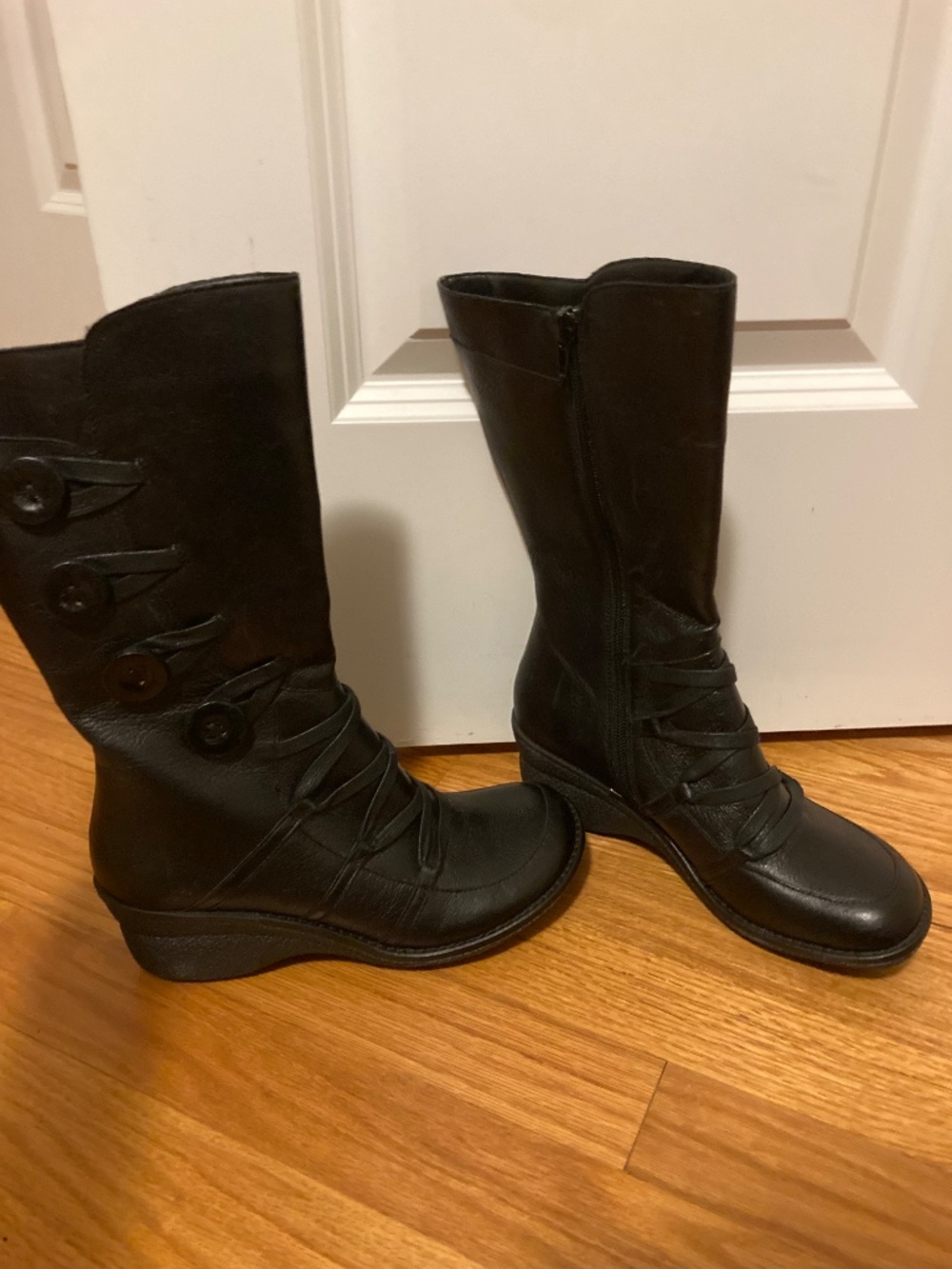 Miz Mooz like new boots - Picture 2 of 4